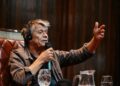 “Ser viejo me conviene”: Emmanuel Carrère deslumbró en FILBA con 10 definiciones sobre el oficio de escribir, el miedo y la vida