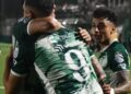 Excursionistas aplastó a Villa San Carlos y acaricia el título de la Primera B