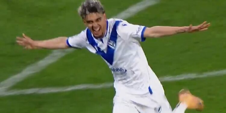 De Vélez a Turquía: otra chilena espectacular, apenas un día después de la de Ronaldo Martínez