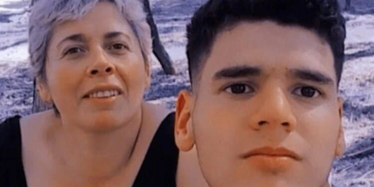 Le había donado un riñón a su hijo, iban a un control y los chocó un Scania: murieron los dos y el chofer municipal