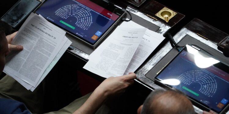 La CNE implementará una plataforma digital para juntar firmas electrónicas y presentar proyectos de ley