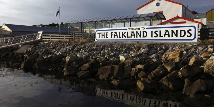 Malvinas: el Gobierno defendió el pedido de arbitraje por las islas tras la convocatoria del Reino Unido a la embajadora argentina en Londres