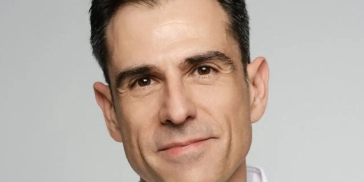 Fernando Mora, psiquiatra, sobre la falta de energía mental: «No tienes que tener ganas de empezar algo. A veces, empezar es lo que hace que aparezcan las ganas»