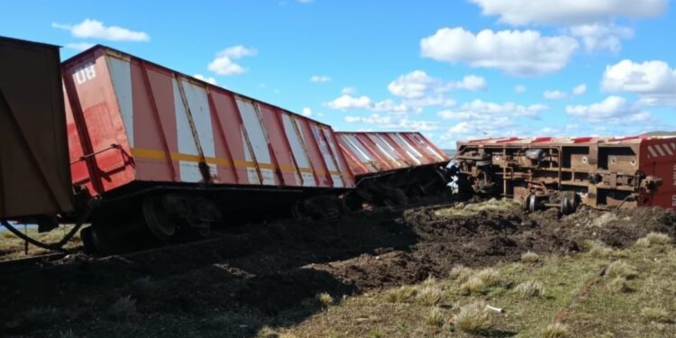 Descarrilamiento y sospechas de sabotaje en el primer cargamento de exportación desde la mina de Río Turbio