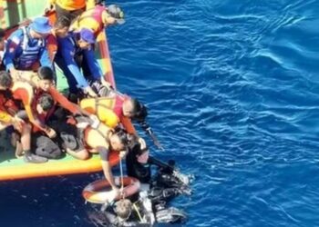 Tres turistas y un guía desaparecieron mientras buceaban en Indonesia: los encontraron flotando en el mar tras una búsqueda de 24 horas