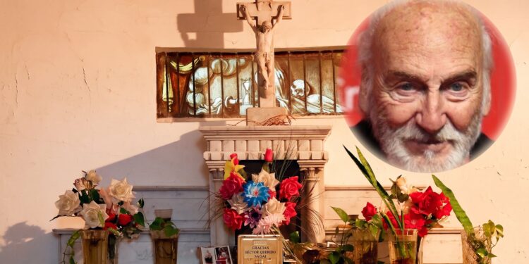 Héctor Alterio volvió a casa: sus cenizas fueron depositadas en el Panteón de Actores de la Chacarita