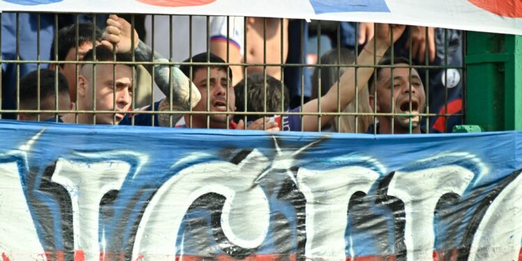 La bronca de los hinchas de San Lorenzo que fueron a Varela: «Que se vayan todos…»