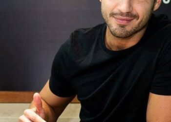 Maxi Iglesias, actor y modelo, 35 años: “Voy a nadar a primera hora de la mañana y, si no he tenido suficiente dosis, voy al gimnasio a última hora o hago un poquito de bici”