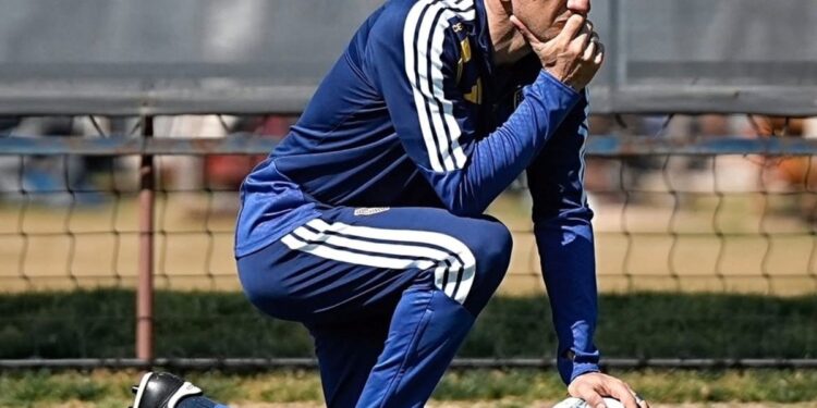 El cambio obligado que Arruabarrena debe resolver en el 11 de Boca