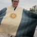 ¿Quién se quedó con el poncho que usó La Sole en la despedida de Messi?