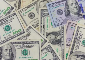 DÓLAR HOY: A CUÁNTO COTIZAN EL OFICIAL, EL BLUE, EL MAYORISTA, EL MEP, EL CCL Y EL CRIPTO ESTE VIERNES 16 DE OCTUBRE