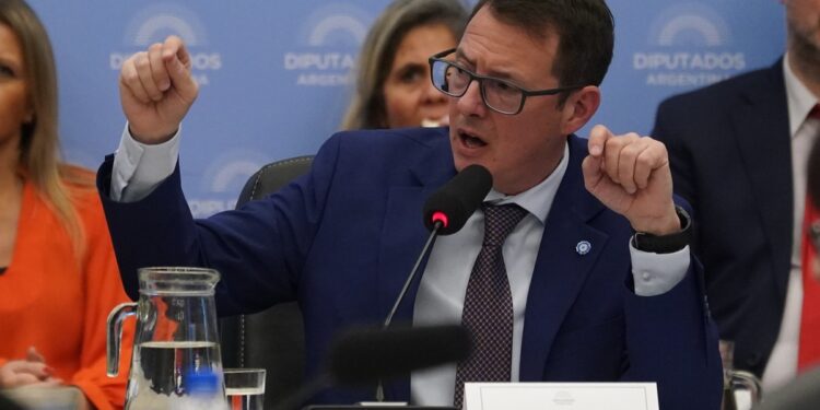 Semana caliente en Diputados: en medio de la ofensiva opositora, el Gobierno inicia el debate del Presupuesto y apura la «Ley Malvinas»