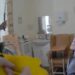 Despidieron a dos policías por usar gas pimienta y una Taser contra un anciano de 92 años en un geriátrico