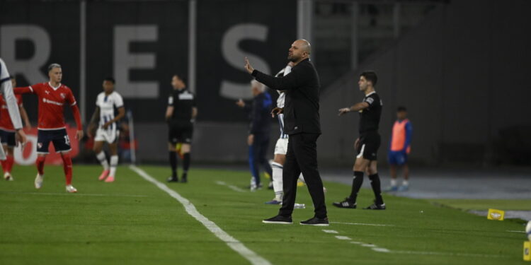 Jadson Viera ya juega el clásico: «El partido ante Racing es a todo o nada»