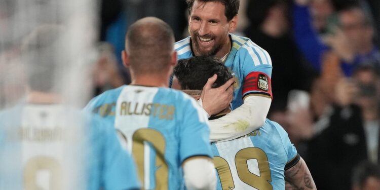 Uno por uno: todos los mensajes de la Scaloneta para Lionel Messi tras su despedida de la Selección Argentina