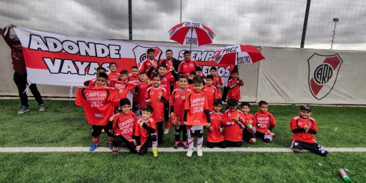Arrasó River: campeón en siete categorías formativas