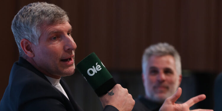 El ABC de Martín Palermo como DT: líderes, confianza y el límite con los jugadores