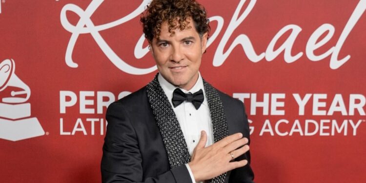 David Bisbal revela lo que merendaba al volver del colegio: «Mi madre había hecho unas lentejas, unas habichuelas… la comida andaluza es un arte»