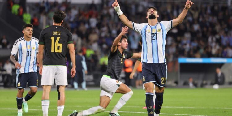 Renovación absoluta: el 11 con el que Argentina terminó ante Bolivia