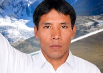 Quién es Hitler Mussolini Simeon Flores, el político que fue elegido alcalde en Perú por un partido de centroizquierda