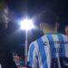 Video: a Conechny le aplicaron la regla de los 10 segundos