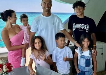 Cristiano Ronaldo sobre la crianza de sus hijos: “Cuando se caen mis hijos, no corro a levantarlos. Necesitan aprender a levantarse solos, a llorar, a decidir si van a luchar o no”