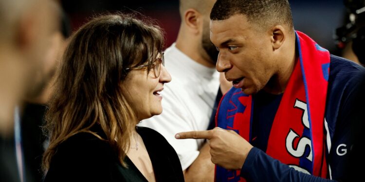 Escándalo en Francia: la policía investiga a la madre de Mbappé, en medio de una causa por corrupción contra el ex jefe de seguridad de la selección