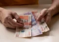 LOS SALARIOS REGISTRADOS SUBIERON 2,7% EN AGOSTO, SEGÚN EL INDEC