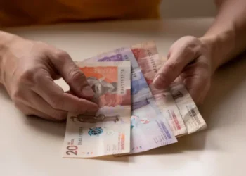 LOS SALARIOS REGISTRADOS SUBIERON 2,7% EN AGOSTO, SEGÚN EL INDEC