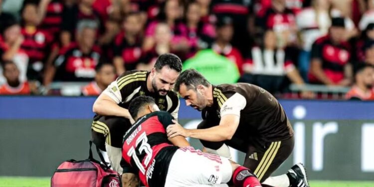 Otra baja de peso en Flamengo para jugar con Estudiantes: doble fractura de mandíbula