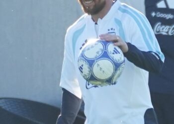 Leo y diez más: el once que arrancará en la despedida