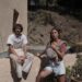Paula y Álex dejaron la vida urbana para vivir en una masía en el monte: «Verduras apenas compramos porque todo lo que consumimos es de huerto»