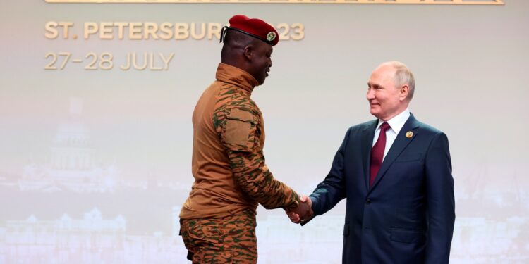 El presidente de Burkina Faso, duro tras el amistoso con la Selección: «Nuestro fútbol está enfermo»