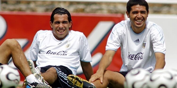 Riquelme y la despedida de Tévez: así se dio el paso inicial y la promesa del presidente a Carlitos