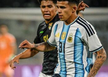La emoción de Leo Flores por su debut: el pedido de Scaloni, el consejo de Paredes y «esto lo soñé de chiquito»