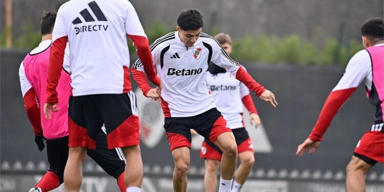 Tobías Andrada: «La idea de juego de River me favorece»
