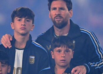 Video: las emociones de Mateo y Thiago Messi en la despedida de su papá