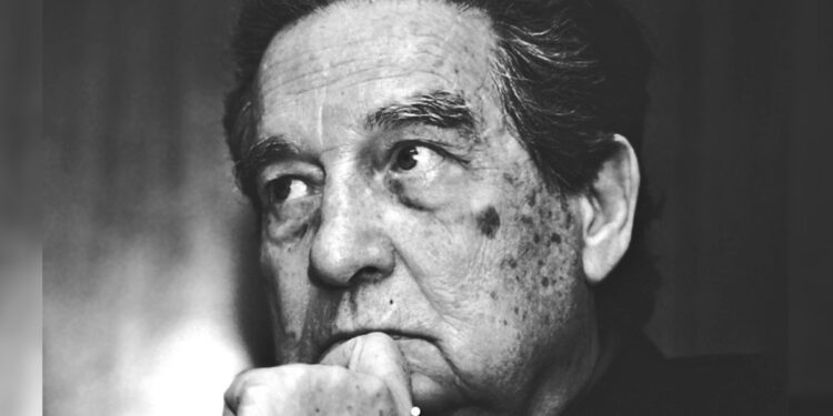 Octavio Paz, premio Nobel de Literatura: “El amor es un sentimiento que solo puede nacer ante un ser libre, que puede darnos o retirarnos su presencia”