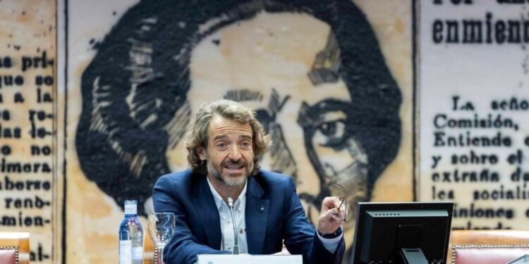 Javier Albares, médico especialista en sueño: “Para muchas mujeres en menopausia, el mejor tratamiento para el insomnio es la terapia hormonal sustitutiva”