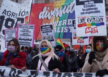 Una diputada bonaerense del peronismo presentó un proyecto para que le den una pensión vitalicia a travestis y trans que sufrieron violencia institucional