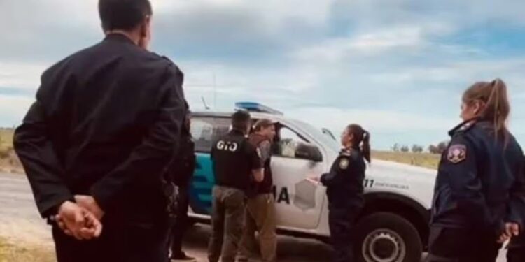 Detuvieron al hombre de Tapalqué que quedó grabado mientras golpeaba a su pareja