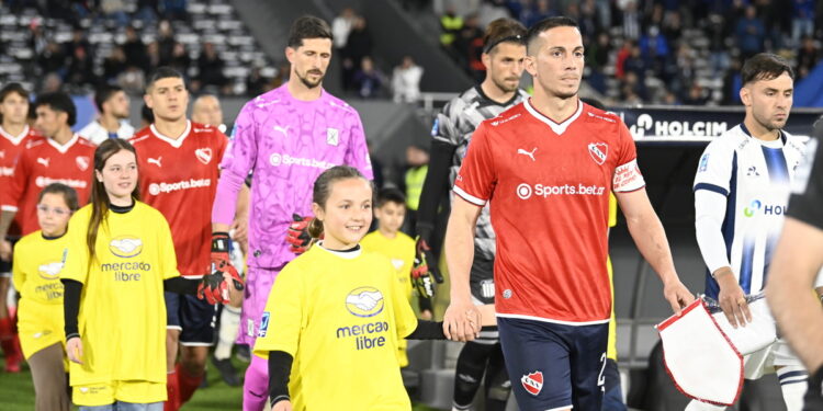 Marcone: del «vamos a ir a buscar la victoria con Racing» al «la recta final es de vida o muerte»