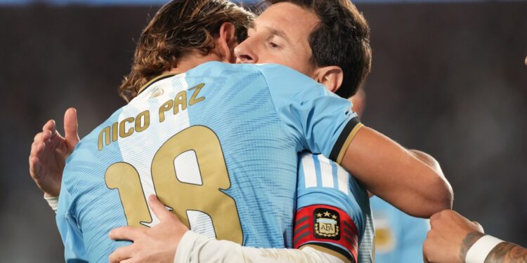 Messi, Nico Paz y el pase simbólico de cara al futuro