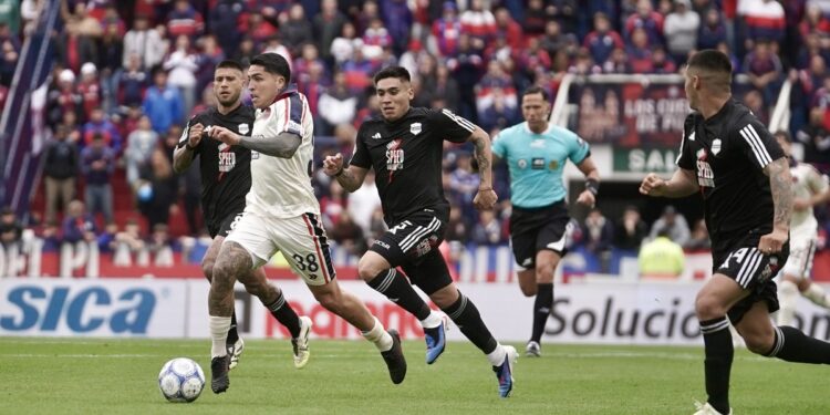 Farías: “Intento que mi mejoría le sirva a San Lorenzo”