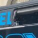 Video: así quedó el micro de Belgrano después de recibir piedrazos en su llegada al Kempes