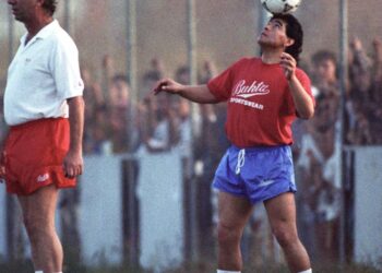 Video: se publicó el tráiler del documental sobre el paso de Bilardo por el Sevilla