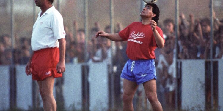 Video: se publicó el tráiler del documental sobre el paso de Bilardo por el Sevilla